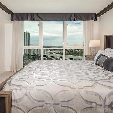 Stunning Four Bedroom Fully Professionally Remodeled Apartment Las Vegas Exteriér fotografie